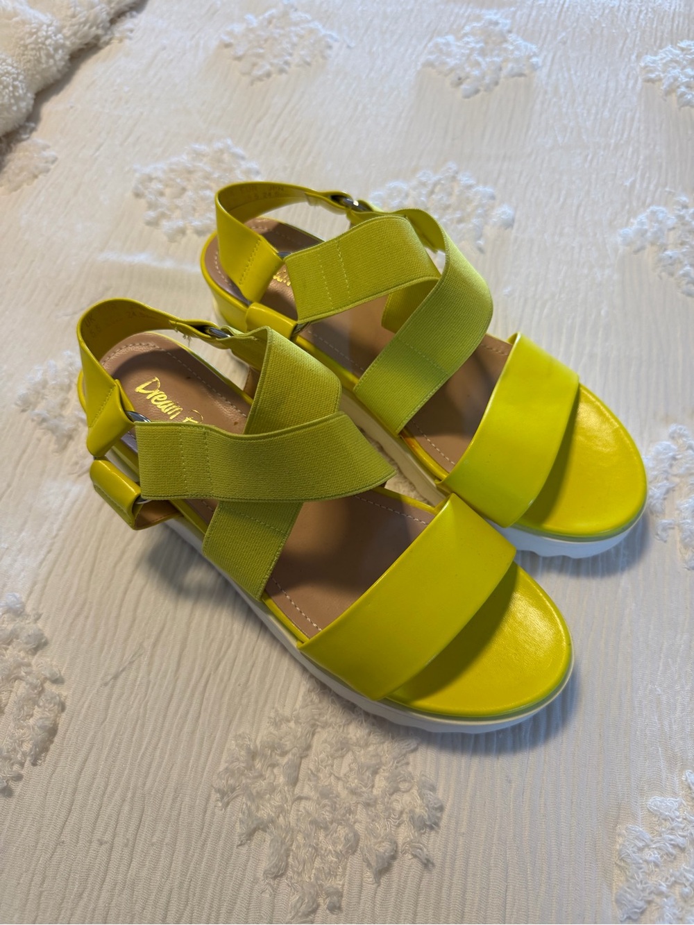 Dream Pairs Women's Bright Yellow Crisscross Elastic Strap Sandals